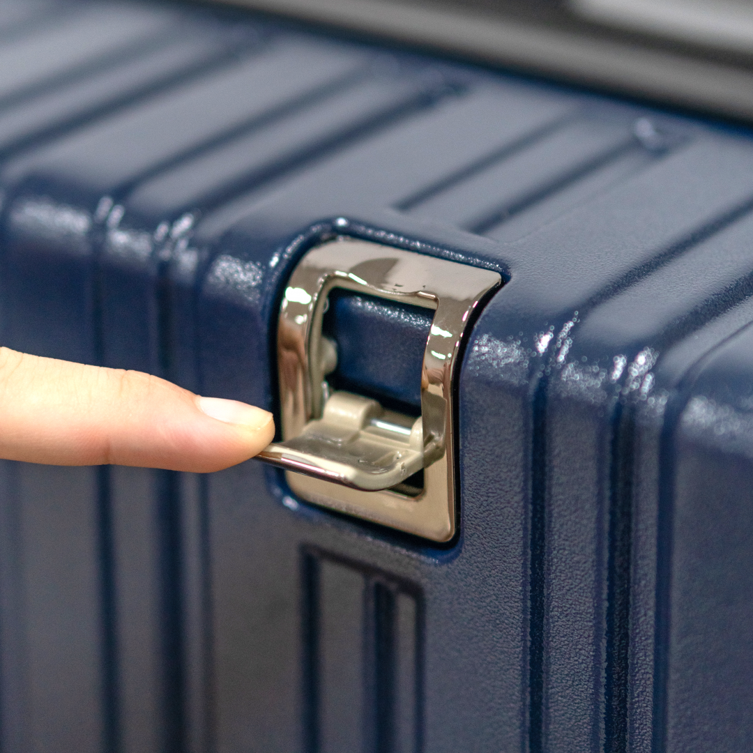 hung-phat-2106-plastic-suitcase