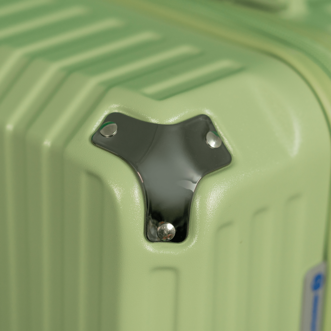 hung-phat-626-plastic-hard-suitcase
