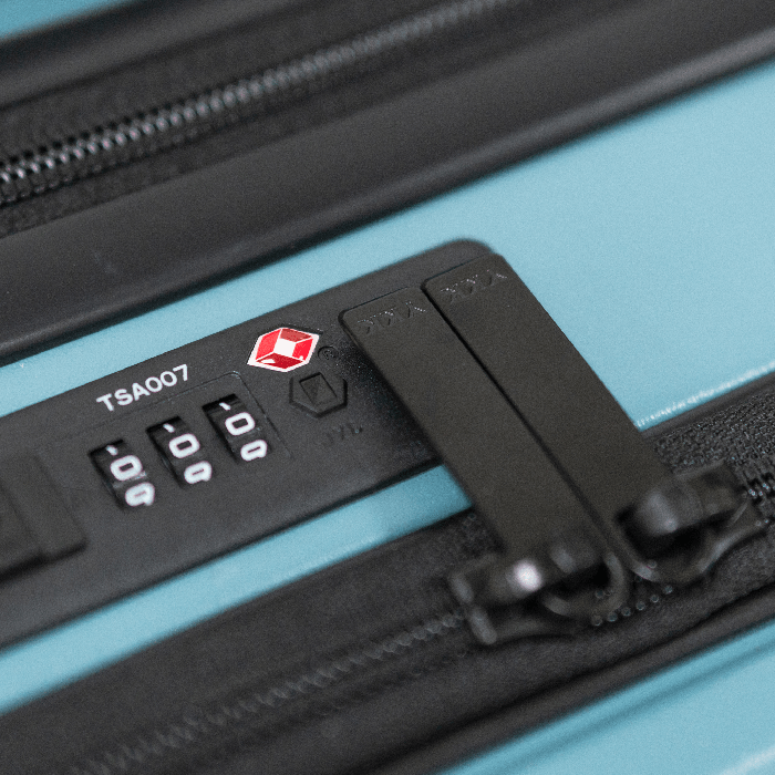 travelking-8091-plastic-suitcase