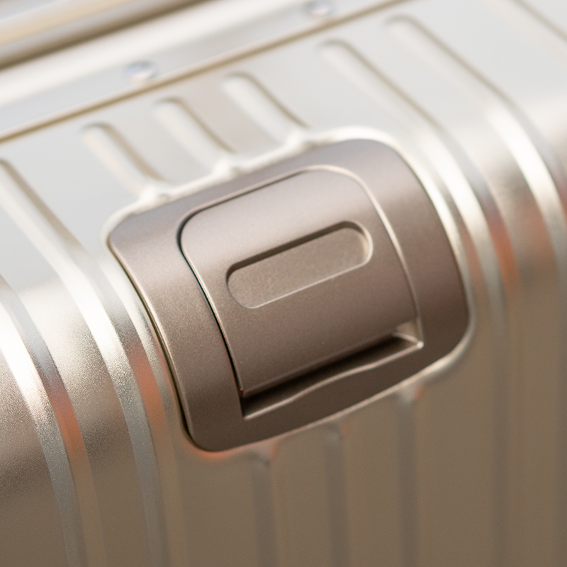 vali-khung-nhom-nguyen-khoi-travelking-8093