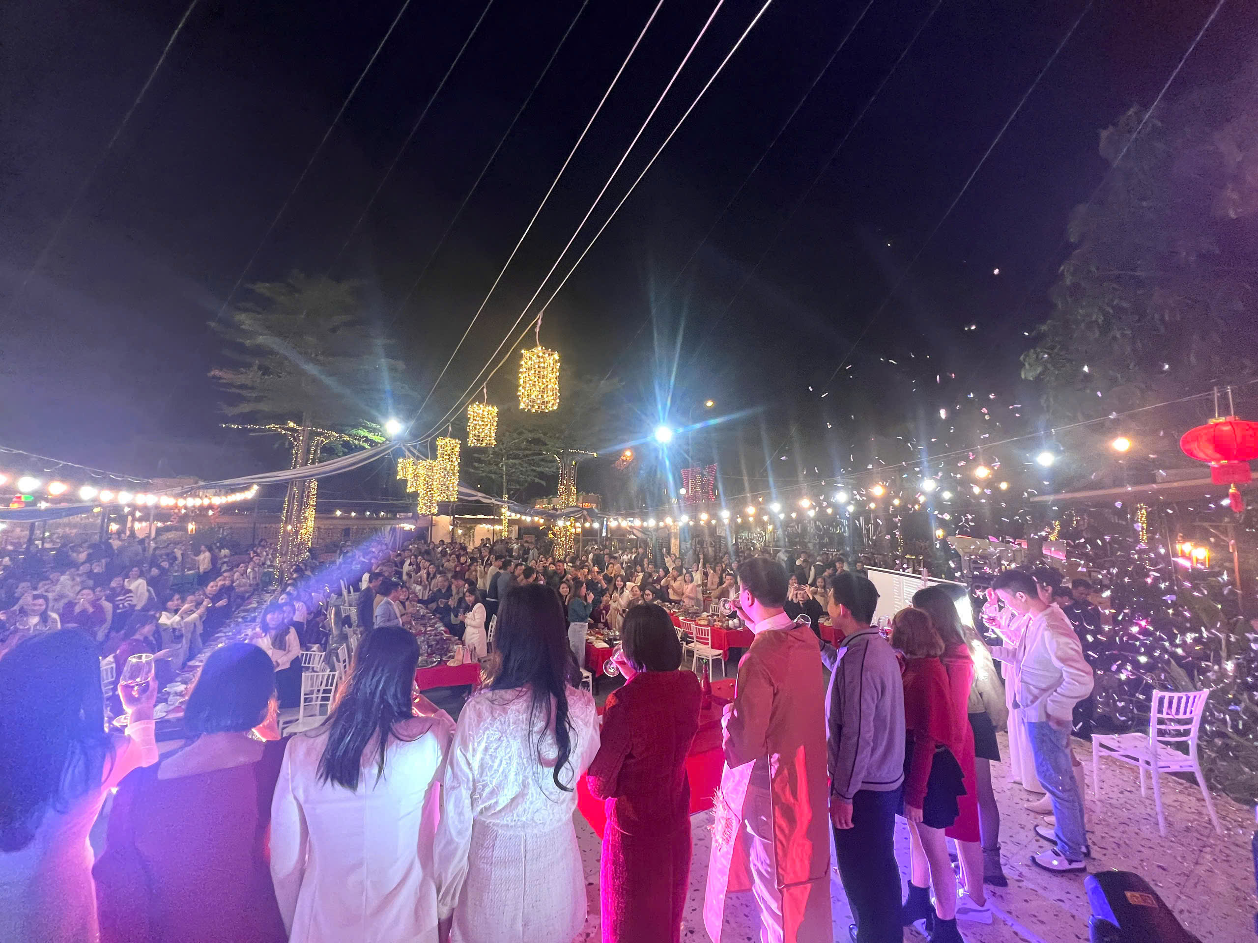 tiec-tat-nien-hung-phat