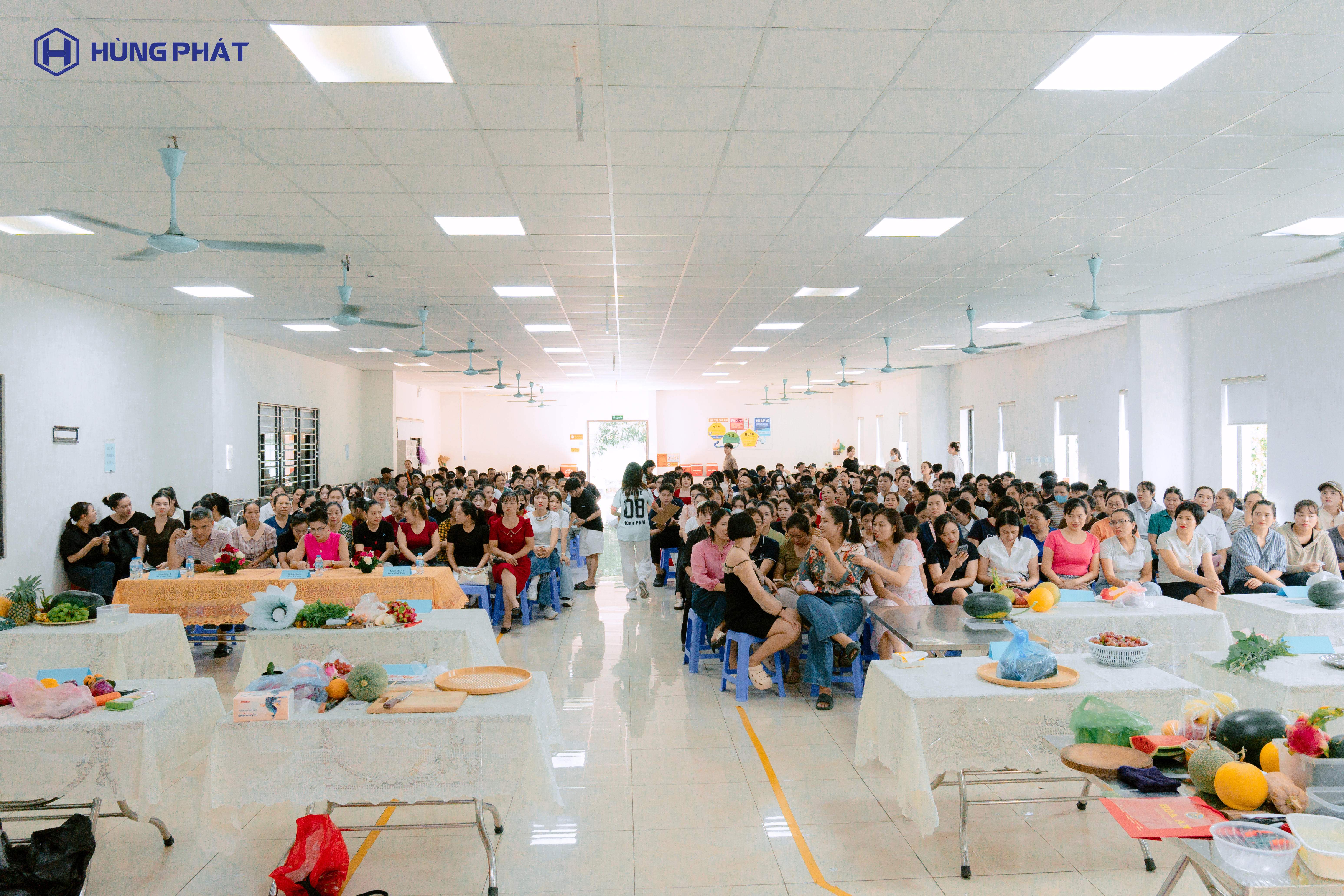 Hoạt động 20/10 tại Hùng Phát gắn kết và lan tỏa tinh thần đoàn kết 2 chuong-trinh-giao-luu-chao-mung-ngay-2010-va-1911-tao-co-hoi-de-cac-thanh-vien-hung-phat