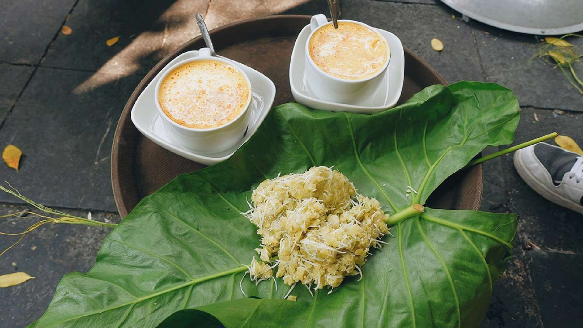Khám phá mùa hoa sữa Hà Nội và những con phố đẹp nhất khi thu về 6 dao-pho-thuong-thuc-com-va-tan-huong-khong-khi-diu-mat-la-nhung-trai-nghiem-dac-trung-khi-ha-noi-buoc-vao-thu