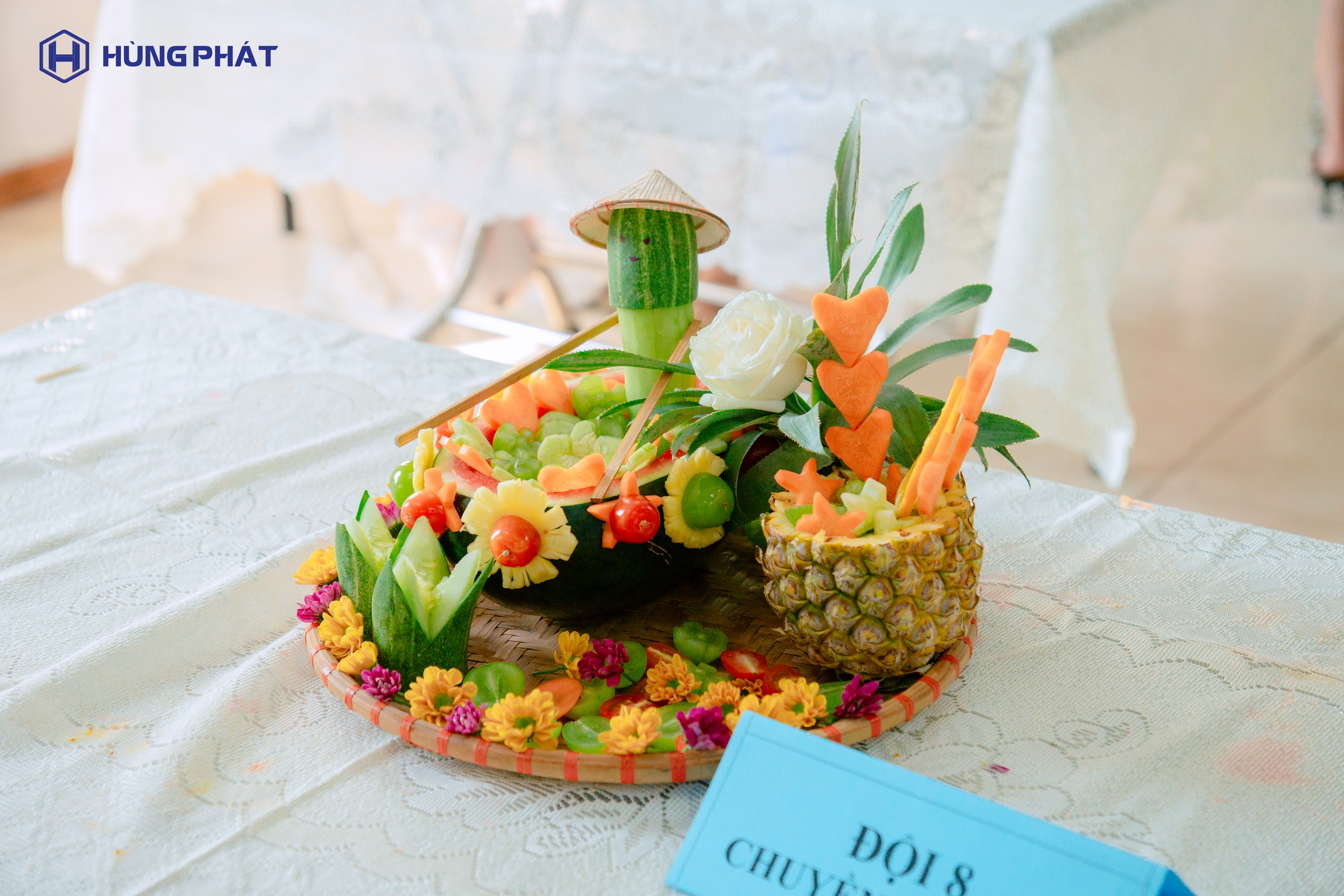 Hoạt động 20/10 tại Hùng Phát gắn kết và lan tỏa tinh thần đoàn kết 3 thi-cat-tia-hoa-qua-chao-mung-ngay-2010-tai-hung-phat