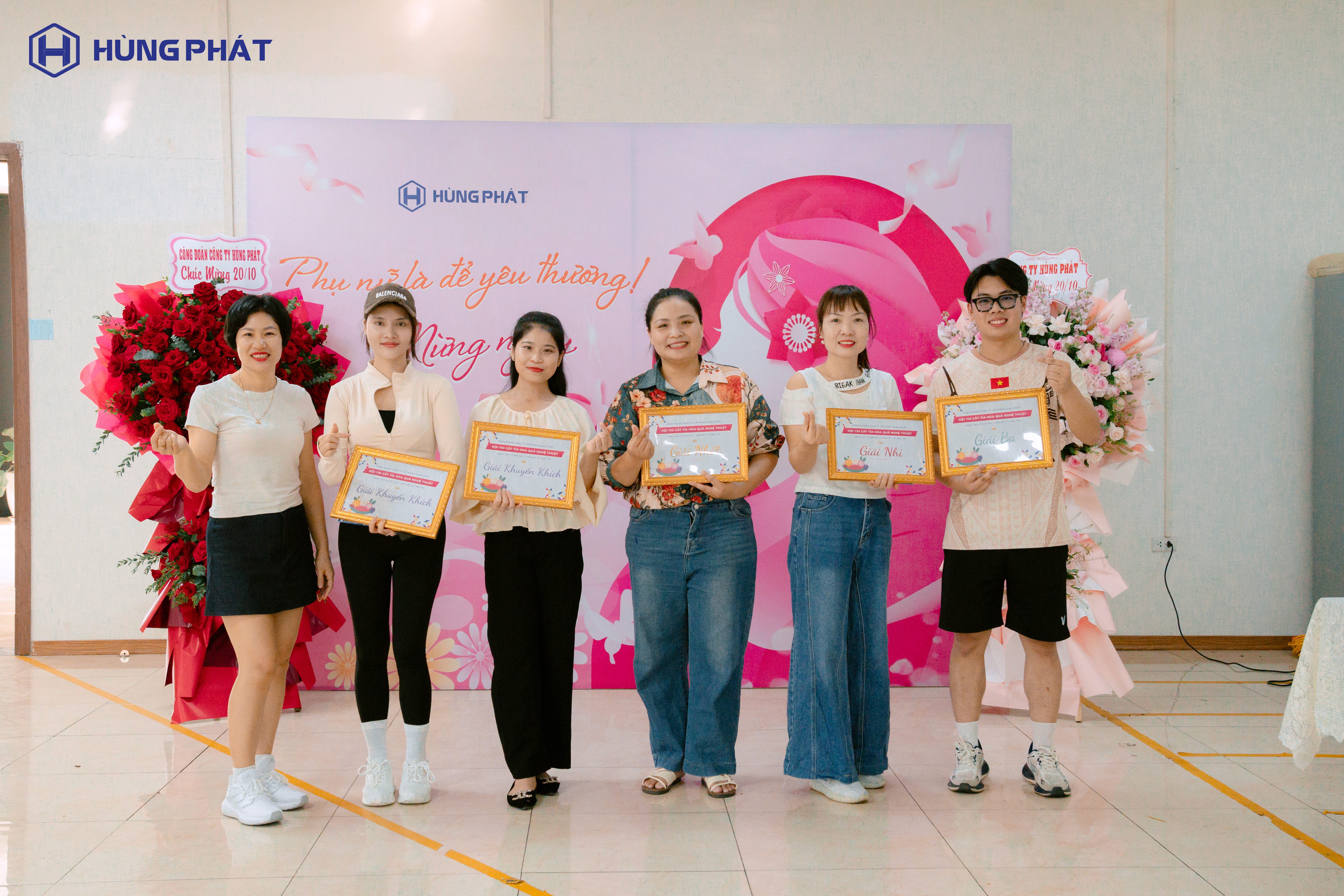Hoạt động 20/10 tại Hùng Phát gắn kết và lan tỏa tinh thần đoàn kết 7 vinh-danh-cac-doi-thi-dat-giai-trong-chuong-trinh-giao-luu-chao-mung-ngay-2010